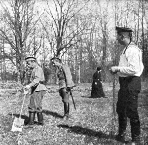 Les Romanof a Tsarskoie-Selo; L'empereur au travail; derriere lui, l'officier de garde... 1917. Creator: Unknown