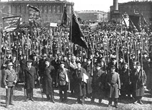 Protester Prints: Les Soubresauts de la Russie; Le debut des gardes rouges: une manifestation de la
