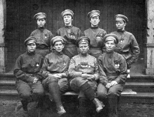 Lillustration Prints: Les Soubresauts de la Russie; L'etat-major du bataillon feminin: au centre