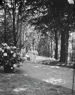 Garden Path Prints: Leslie, Margeurite, and unidentified couple