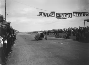 Portsmouth Prints: Leyland Eight of JG Parry-Thomas at the finish of the Southsea Speed Carnival, Hampshire