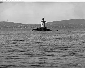 River Hudson Prints: Light house, Tarrytown, N.Y. The, between 1900 and 1920. Creator: Unknown