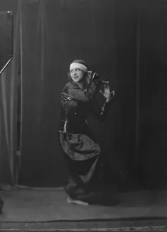 Standing On One Leg Prints: Lindahl, Isurn, Miss, 1916 Oct. 31. Creator: Arnold Genthe