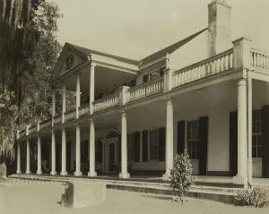 Linden, Natchez, Adams County, Mississippi, 1938. Creator: Frances Benjamin Johnston