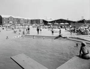 Recreation Prints: Linden Woods Swim Club, Howard Beach, 1959. Creator: Gottscho-Schleisner, Inc