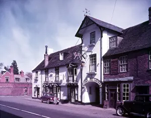 Garage Prints: The Lion Hotel and coaching inn on Great North Road