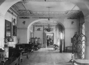 Country Estate Prints: Living room in the Maryino Manor house, Early 1920s. Artist: Anonymous