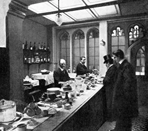 Barman Collection: The Lobby Bar, House of Commons, Westminster, London, c1905