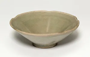 Underglaze Prints: Lobed Bowl with Phoenix, Tang dynasty (618-907) or Five Dynasties period