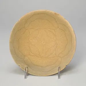 Round Collection: Lobed Dish with Overlapping Lotus Leaves, late Tang dynasty or Five Dynasties period