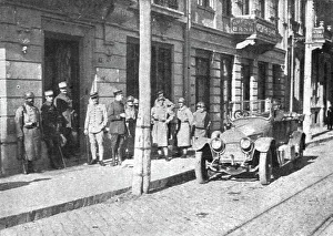 Headquarters Prints: L'Occupation Francaise en Bulgarie; Le quartier general des troupes francaises a Sofia