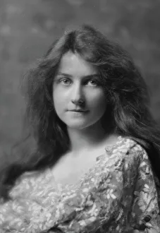 Trusting Prints: Lockwood, A. Miss, portrait photograph, 1914 Dec. 22. Creator: Arnold Genthe