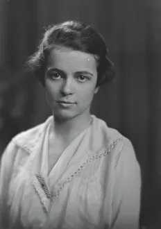 Lockwood, F. Miss, portrait photograph, 1916. Creator: Arnold Genthe