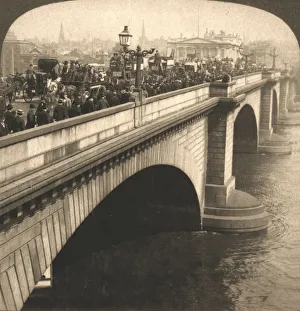 London Bridge Gallery: London Bridge, London, England, 1901. Creator: Works and Sun Sculpture Studios