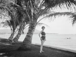 Second Wife Prints: London, Jack, Mrs. by the beach, ca. 1918. Creator: Arnold Genthe