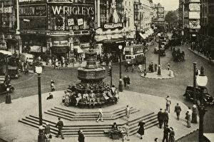 Piccadilly Collection: One of Londons best-loved statues is that of Eros which surmounts the fountain