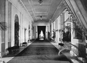Images Dated 15th April 2008: Long corridor, The White House, Washington, USA, 1908