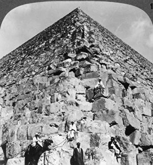 Looking up the northeast corner of the Great Pyramid, Egypt, 1905.Artist: Underwood & Underwood