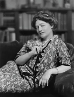 Loomis, Estelle, Miss (Mrs. Gelett Burgess), portrait photograph, 1914 June 15. Creator: Arnold Genthe