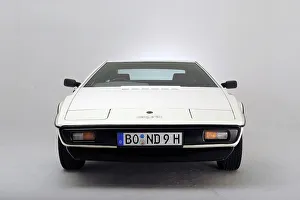 Prop Prints: Lotus Esprit 1977 from the James Bond film The Spy Who Loved Me. Artist: Simon Clay