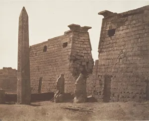 Louksor (Thebes), Construction Anterieure - Pylone Colosses et Obé