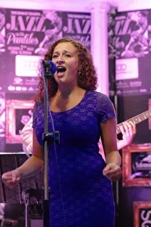 Lucy Songi, Pantiles, Royal Tunbridge Wells, Kent, September 2015. Artist: Brian O Connor