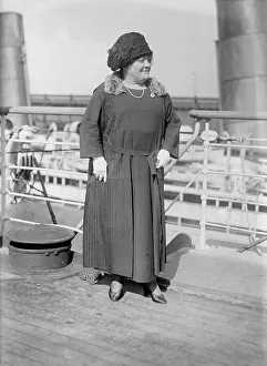 Pleated Prints: Luisa Tetrazzini, between c1915 and c1920. Creator: Bain News Service