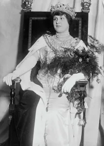 Tiara Prints: Lydia Eustis, between c1910 and c1915. Creator: Bain News Service