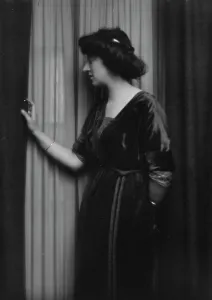 MacKaye, Hazel, Miss, portrait photograph, 1913. Creator: Arnold Genthe