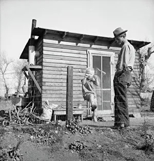 Madera County, family from near Dallas, Texas, 1939. Creator: Dorothea Lange