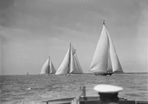 Charles Ernest Collection: Magnificent group of 1st Class Races: Shamrock V, White Heather and Candida, 1930