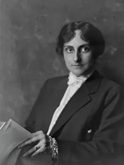 Professional Prints: Mahoney, William, Mrs. portrait photograph, 1916. Creator: Arnold Genthe