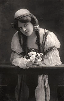 Images Dated 21st August 2007: Maie Ash, actress, 1900s.Artist: Dover Street Studios