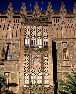 Antoni Gallery: Detail of the main facade of the College of St