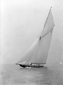 Nicholson Prints: The majestic Pamela sailing close-hauled, 1914. Creator: Kirk & Sons of Cowes