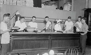 Us Army Prints: Making army cooks, Pratt Institute, between c1915 and c1920. Creator: Bain News Service
