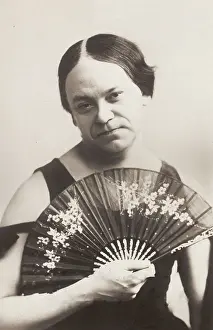 Centre Parting Prints: Malcolm Scott in character as a 'Gibson Girl', 1908. Creator: Unknown