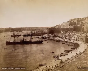 Defensive Prints: Malta: view of Grand Harbour and buildings along Barriera wharf towards Fort Lascaris