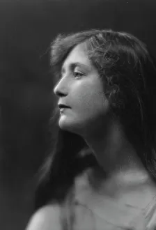 Nosy Prints: Manderkern, Miss, portrait photograph, 1916 May 20 or June 12. Creator: Arnold Genthe