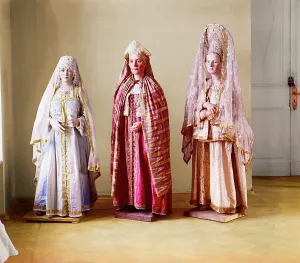 Dyeing Prints: Three mannequins of women in elaborate dress