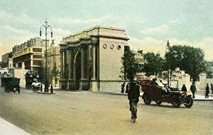 Nash Collection: The Marble Arch, c1900s. Creator: Eyre & Spottiswoode