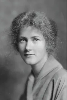 Marburg, Frances, or Frances Warburg, portrait photograph, 1914 June 4. Creator: Arnold Genthe