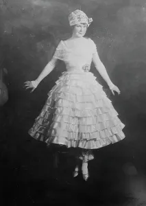 En Pointe Prints: Margaret Case, between c1915 and c1920. Creator: Bain News Service