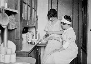 Mixing Prints: Margaret Romaine, between c1915 and c1920. Creator: Bain News Service