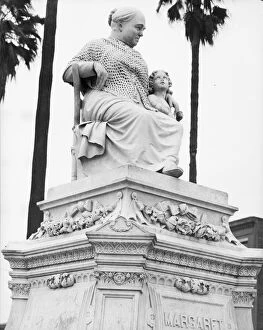 Heroine Gallery: The Margaret statue, New Orleans Victorian monument, Louisiana, 1936. Creator: Walker Evans