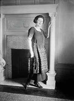 Youngblood Margaret Prints: Margaret Young, between c1915 and c1920. Creator: Bain News Service