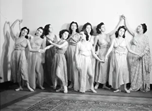 Maria Theresa Duncan and dancers, between 1911 and 1942. Creator: Arnold Genthe