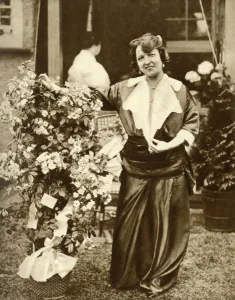 Lloyd Gallery: Marie Lloyd, c1910s. Creator: Unknown