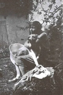 Marina Tsvetaeva with her dog. Savoy, 1930