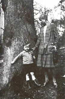 Marina Tsvetaeva with her son, 1928